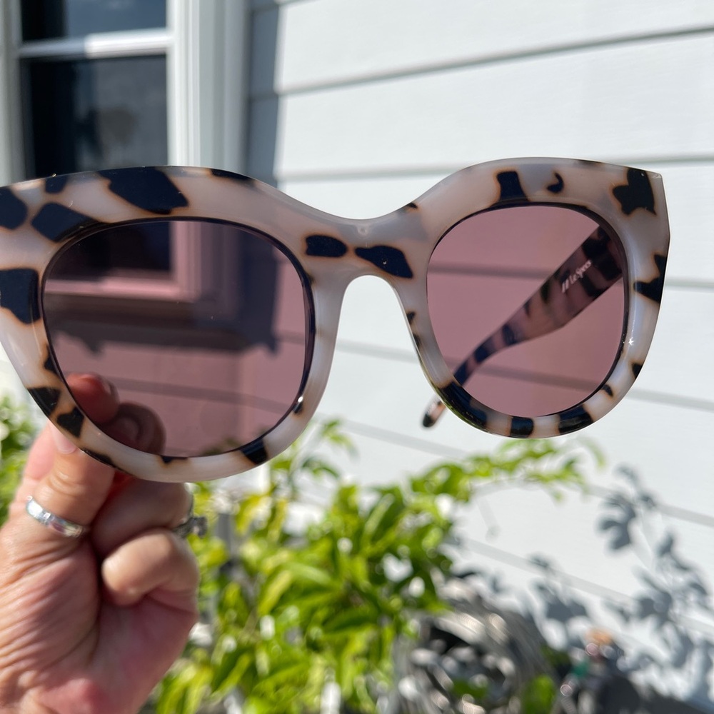 **SOLD** Le Specs Air Heart Sunglasses In Cookie Tort Unisex - Picture 13 of 16